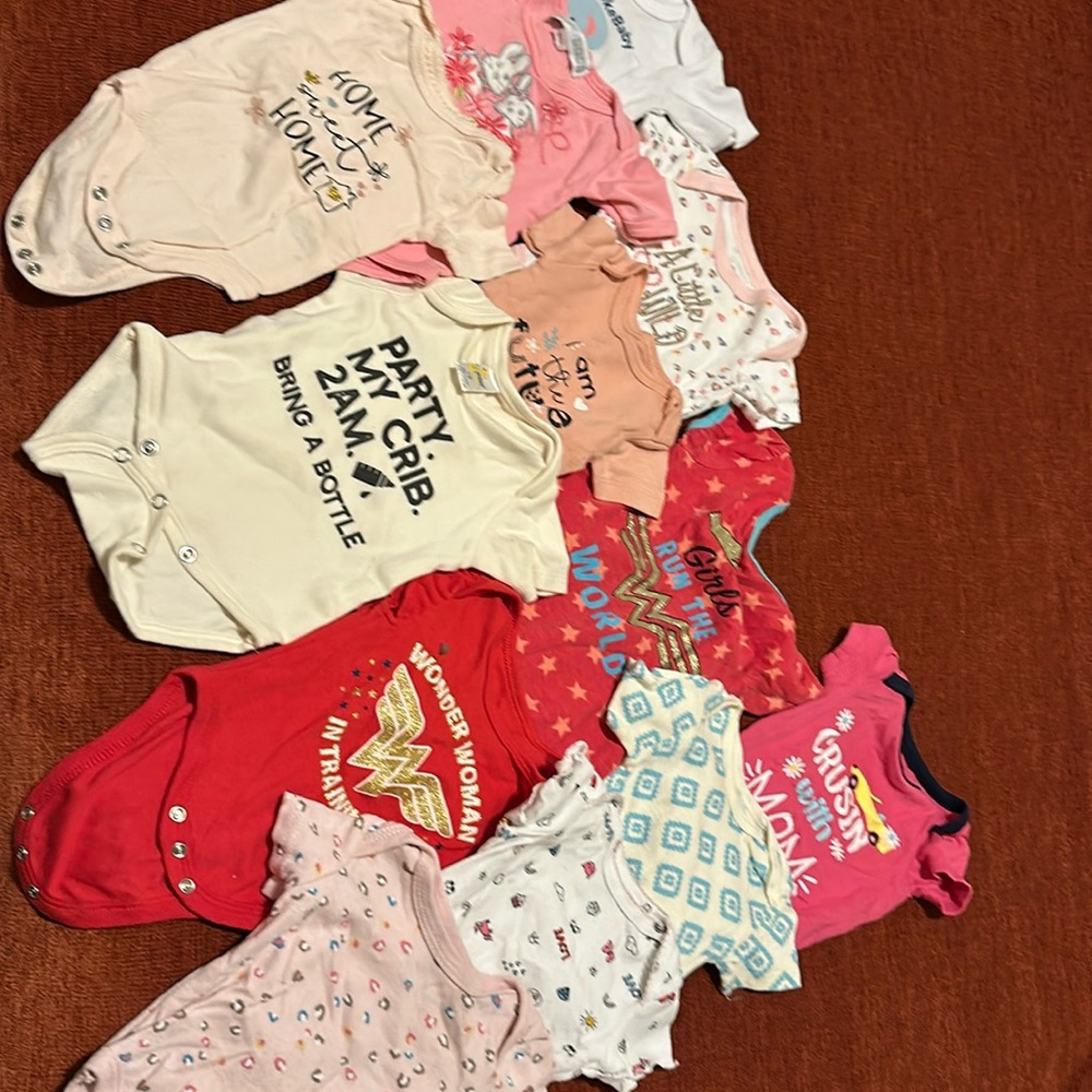 LOT of short sleeve onesies.